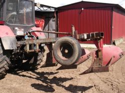 Traktor Kühne 3as ágyeke