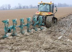 Talajművelő gépek  5 Fejes Váltva Forgató Eke, Mechanikus Állítással – AP 502