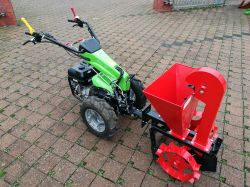 Traktor MGM Lampacrescia 15 le-s Castoro Super Maxi egytengelyes kistraktor burgonyaültető géppel