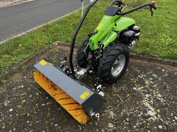 Traktor MGM Lampacrescia 13 le-s Castoro Super HONDA egytengelyes kistraktor gyűjtőtartályos seprőgéppel