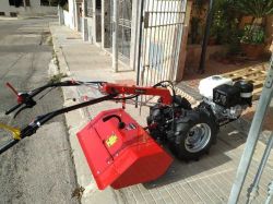 Traktor MGM Lampacrescia 13 le-s GINKO ITALIA R710 ipari kivitelű egytengelyes traktor