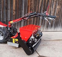 Traktor MGM Lampacrescia 13 le-s MGM-Lampacrescia Ginko R710 egytengelyes kistraktor forgóboronával kombinált vetőgéppel