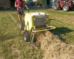 Traktor MGM Lampacrescia 13 le-s MGM-Lampacrescia Ginko R710 egytengelyes kistraktor bálázógéppel