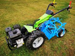 Traktor MGM Lampacrescia 15 le-s Castoro Super Maxi egytengelyes kistraktor burgonyabetakarító géppel