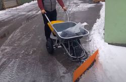 Kommunális gépek  150  KG TEHERBÍRÁSÚ, CSEH GYÁRTMÁNYÚ ISOLIT-BRAVO SNOW FIGHTER ELEKTROMOS HÓELTAKARÍTÓ ÉS SÓSZÓRÓ KISGÉP