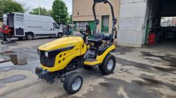 Traktor  Avenger 22 HST kistraktor