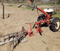 Traktor Agrozet MJ-5 
