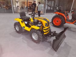  Taurus Minitraktor Tauros ZX 18 4x4, 18 LE-s, hótolólappal, szenzációs áron !!!