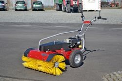  DAKR DAKR SB 85 ipari lombseprű gép (közterületek tisztítására és hó mentesítésére)