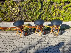 Traktor DAKR MOUNT BLANC (CSEH GYÁRTMÁNYÚ KÉZI M�KÖDTETÉS� PROFESSZIONÁLIS IPARI SÓSZÓRÓ)