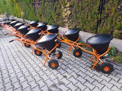 Traktor DAKR MOUNT BLANC (CSEH GYÁRTMÁNYÚ KÉZI M�KÖDTETÉS� PROFESSZIONÁLIS IPARI SÓSZÓRÓ)