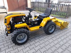   Tauros ZX 18 4x4, 18 LE-s, kertészeti kistraktor „Y” késes szárzúzóval, széles terepes gumikkal !!!
