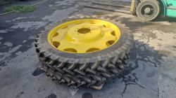   230/95 R44 ápolókerék