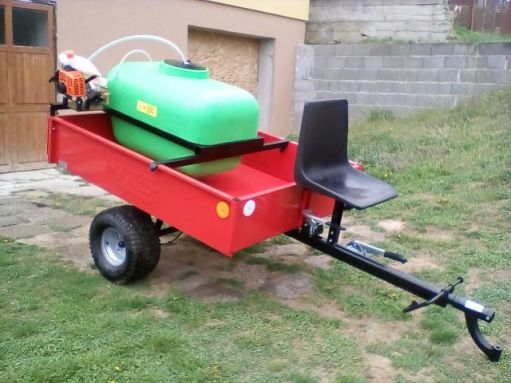 Panter 200 liters saját motoros permetezőgép rotációs kapához vagy fűnyírótraktorhoz