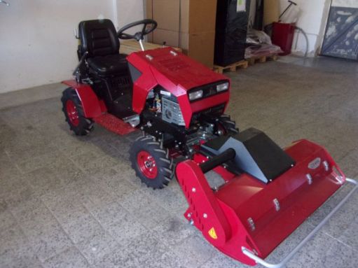 Panter Cseh gyártmányú 16 LE-s Panter FD5 Mulcher mulcsozótraktor szuper áron