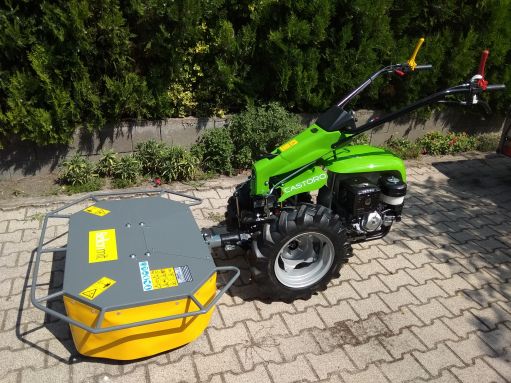 MGM Lampacrescia 13 le-s Castoro Super Honda ipari kivitelű fűkaszáló kistraktor („Kemper” jellegű kaszával)