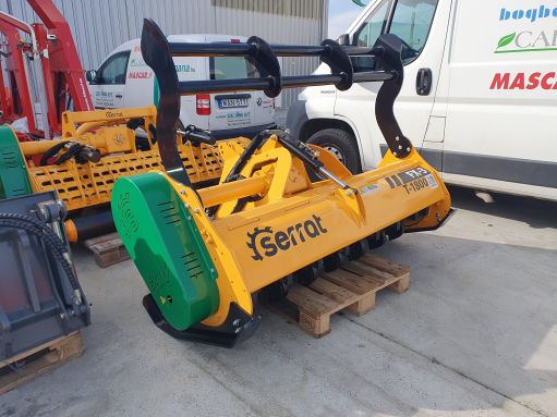 Serrat  FX3 T1800 erdészeti zúzó