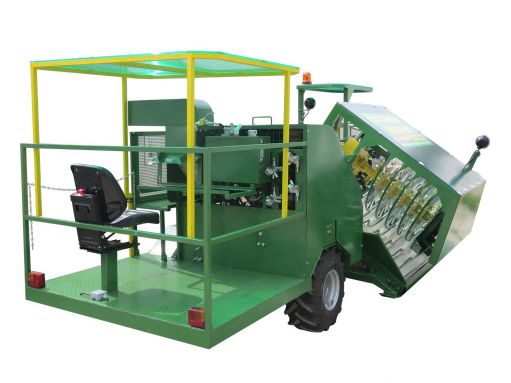  Önjáró Bogyós Betakarítógép SP-09