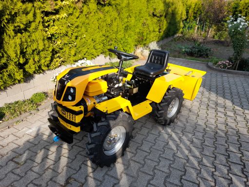  Tauros ZX 18 4x4, 18 LE-s kertészeti kistraktor kedvező áron