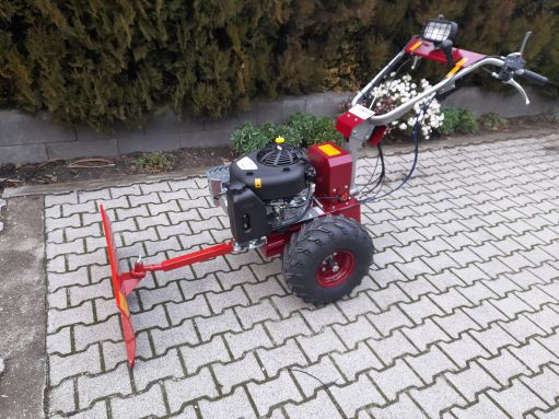 DAKR Hydro Panter 16 LE-s hótoló, hókotró egytengelyes kistraktor