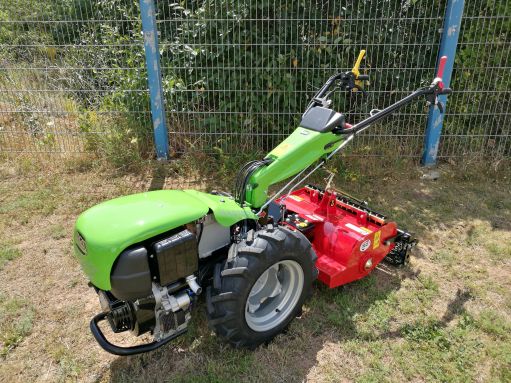 MGM Lampacrescia 11 le-s MGM Lampacrescia Castoro Master Lombardini ipari kivitelű síkelőkészítő-talajszekcionáló egytengelyes kistraktor