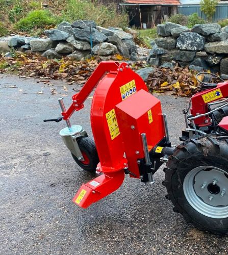 MGM Lampacrescia 13 le-s MGM-Lampacrescia Ginko R710 egytengelyes kistraktor Lombfúvóval