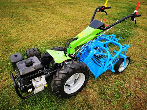 MGM Lampacrescia 15 le-s Castoro Super Maxi egytengelyes kistraktor burgonyabetakarító géppel