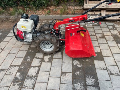 MGM Lampacrescia 13 le-s GINKO ITALIA R710 ipari kivitelű egytengelyes traktor