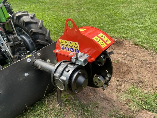 MGM Lampacrescia 15 le-s Castoro Super Maxi egytengelyes kistraktor tuskómaróval