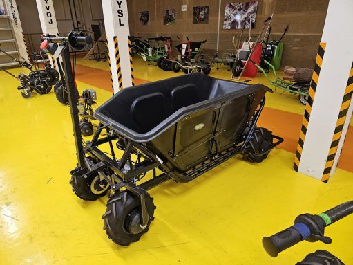  630 KG TEHERBÍRÁSÚ, CSEH GYÁRTMÁNYÚ ISOLIT-BRAVO JUMBO 4X4 ELEKTROMOS SZÁLLÍTÓ JÁRMŰ