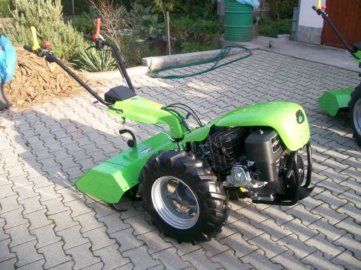 MGM Lampacrescia 15 le-s MGM-Lampacrescia Castoro Maxi  egytengelyes kistraktor !!!