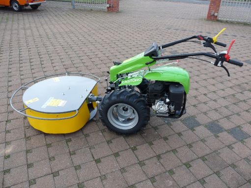 MGM Lampacrescia 13,5 le-s Castoro Super Maxi ipari kivitelű fűkaszáló kistraktor („Kemper” jellegű egydobos kaszával)