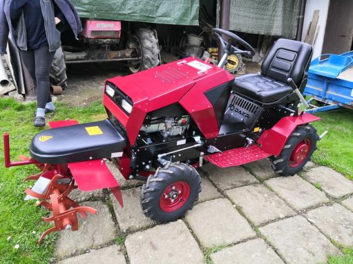 DAKR Panter FD-5 minitraktor talajmaróval, (Cseh gyártmányú), 16 LE-s, szenzációs áron