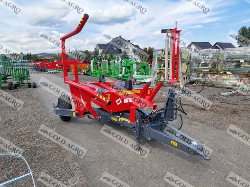Metal-Fach Z577 vontatott bálacsomagoló