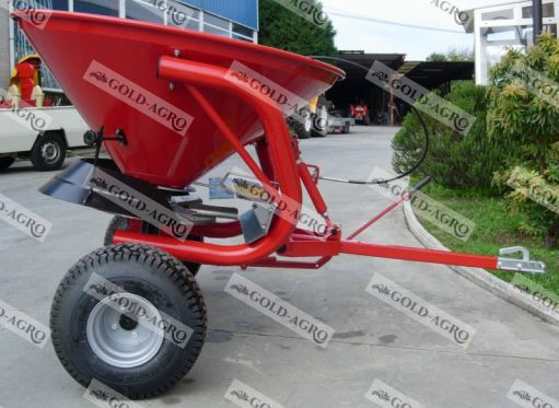 Cosmo PTBS vontatott kerékhajtású sószóró 500 L - vonórúddal