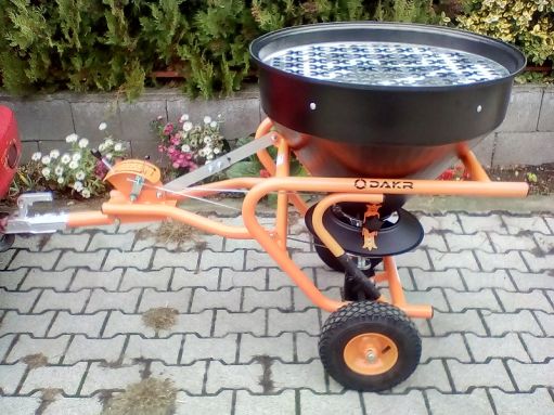 DAKR EVEREST (CSEH GYÁRTMÁNYÚ VONTATOTT PROFESSZIONÁLIS IPARI SÓSZÓRÓ)