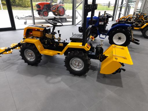  Minitraktor Tauros ZX 18 4x4, 18 LE-s, talajmaróval