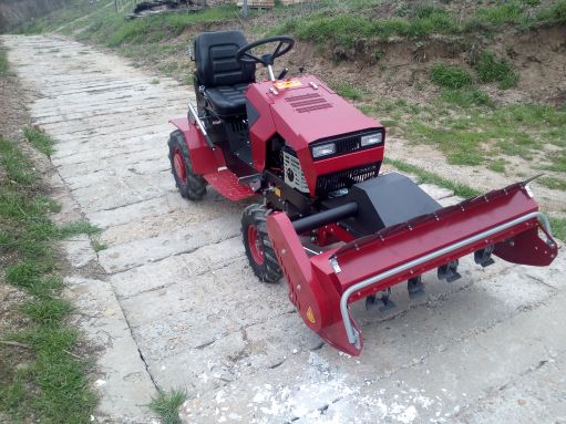 DAKR Panter FD-5 minitraktor „Y” késes szárzúzóval, (Cseh gyártmányú), 16 LE-s, szenzációs áron