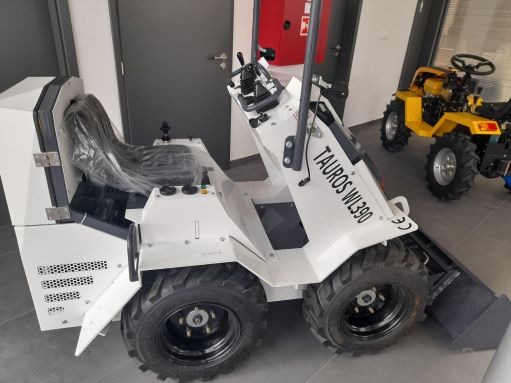 Taurus Tauros WL390b kerekes minirakodó