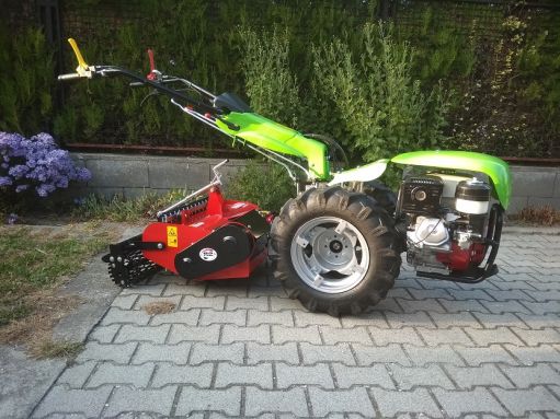 MGM Lampacrescia 13 le-s MGM Lampacrescia Castoro Super Honda ipari kivitelű síkelőkészítő-talajszekcionáló egytengelyes kistraktor