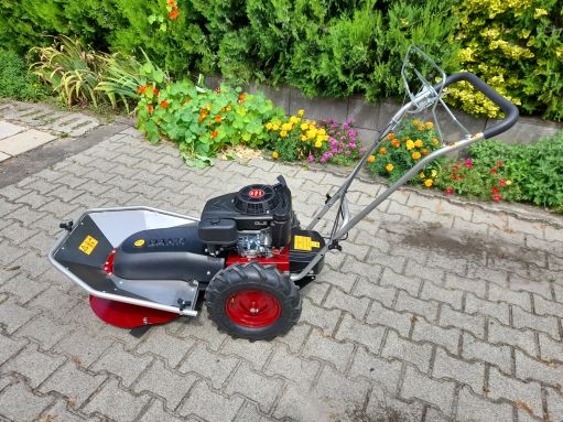 DAKR 6,5 LE-S TEKTON L196 MAGASGAZVÁGÓ-KASZÁLÓ GÉP (CSEH GYÁRTMÁNY)