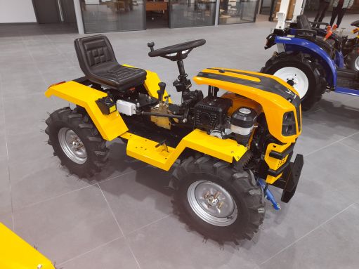  Tauros ZX 18 4x4 kertészeti traktor, 18 LE-s szenzációs áron !!!