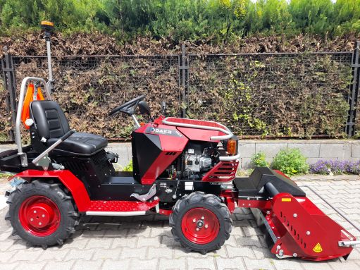 DAKR Cseh gyártmányú 22 LE-s Panter FD-52V multifunkcionális mulcsozó traktor