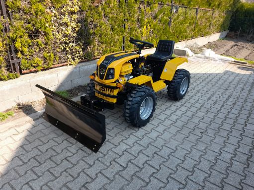  Tauros ZX 18 4x4, 18 LE-s kistraktor, hótolólappal és széles kerekekkel, szenzációs áron !!!