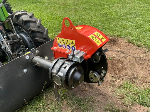 MGM Lampacrescia 15 le-s Castoro Super Maxi egytengelyes kistraktor tuskómaróval