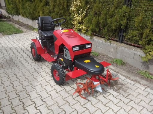 DAKR Panter FD-5 minitraktor talajmaróval, (Cseh gyártmányú), 16 LE-s, szenzációs áron