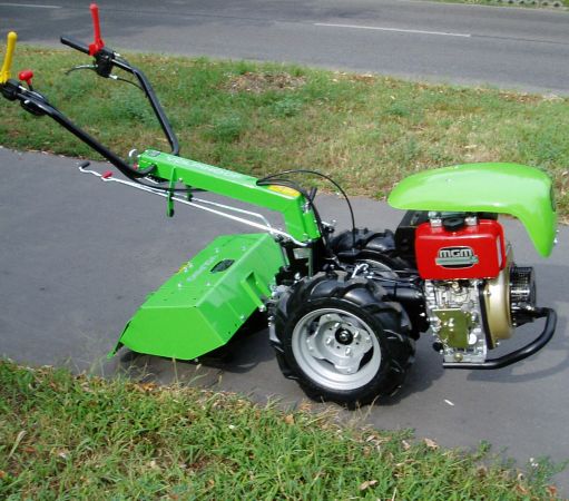 MGM Lampacrescia 9 le-s MGM-Lampacrescia Volpino DF Diesel egytengelyes kistraktor !!!