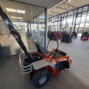 Taurus 25 LE-s, TAUROS R48 ipari kivitelű, „0” forduló sugarú gazvágó fűnyírótraktor 2. kép